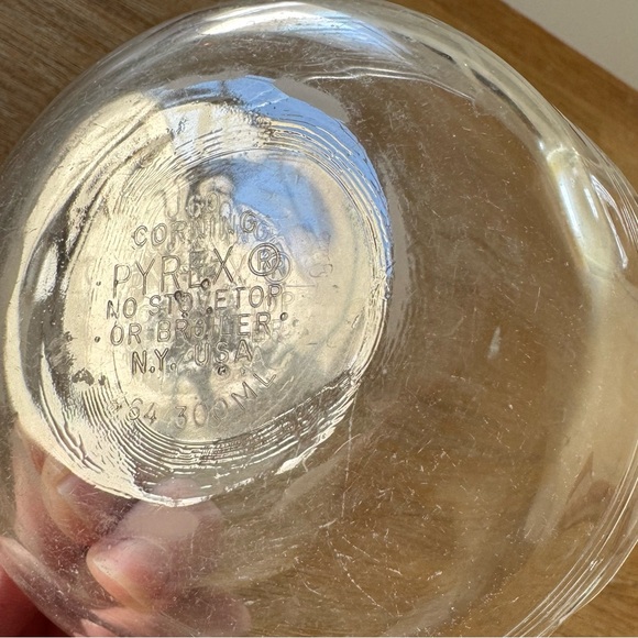 Vintage Pyrex Custard Bowl - Picture 5 of 5